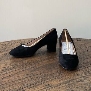 AEROSOLES Black Suede Block Heel Shoes